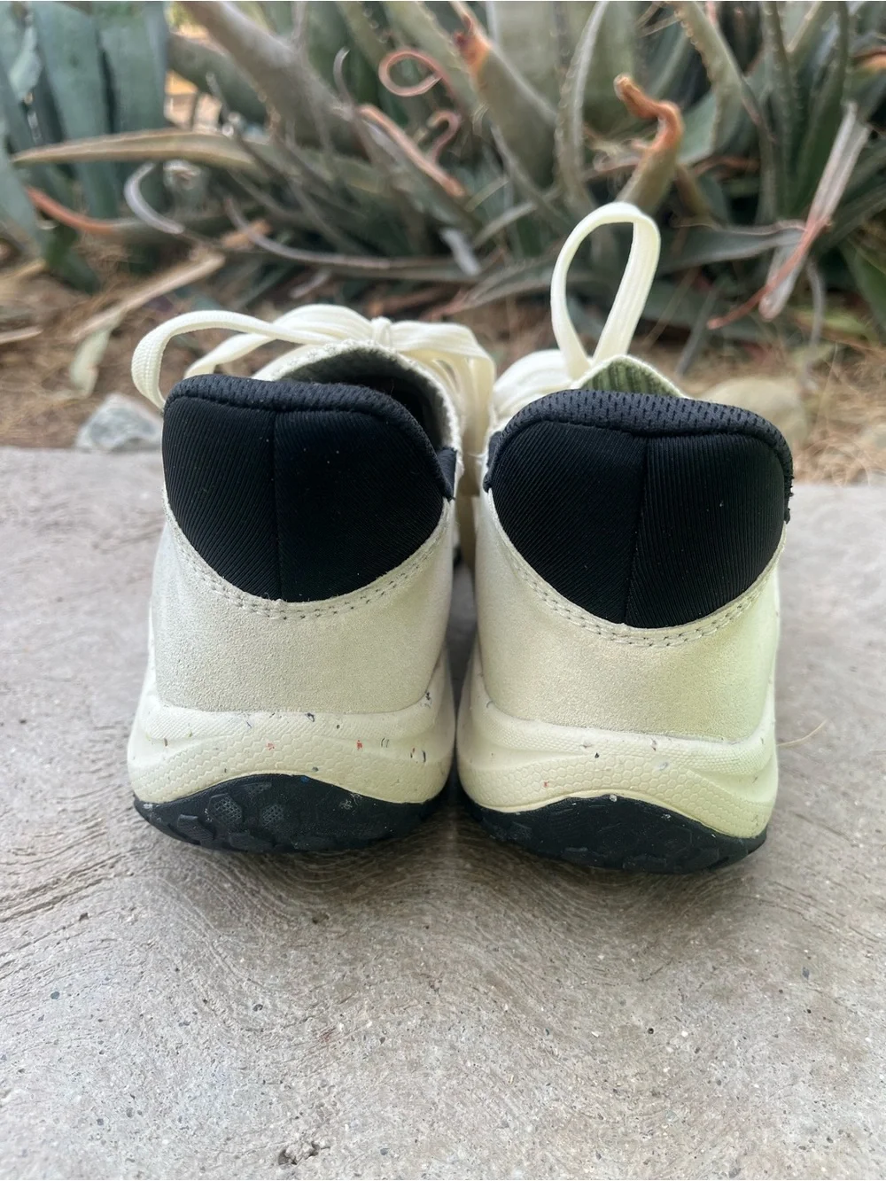 HOLO | Men’s Cream Knit Slip-On Athletic Sneakers 10.5
